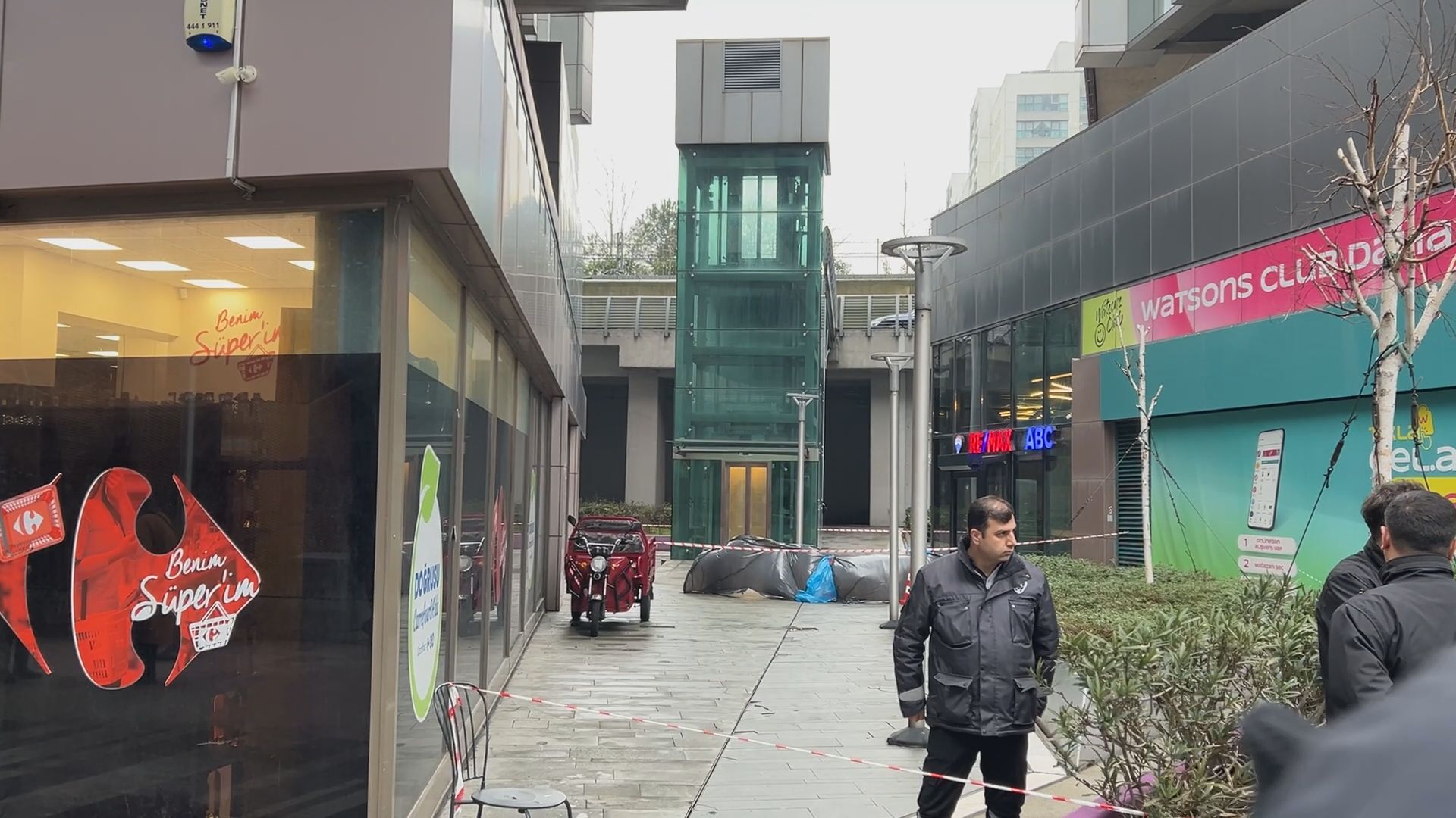 I S T A N B U L Y A P I M C I E R O L K O S E S A R I Y E R D E 1 1225743 364473